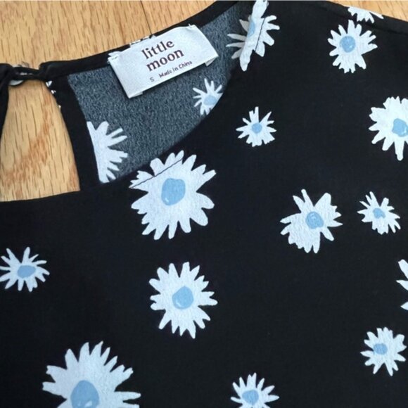 Aritzia ittle oon eartstrings loral idi ress - Picture 6 of 14